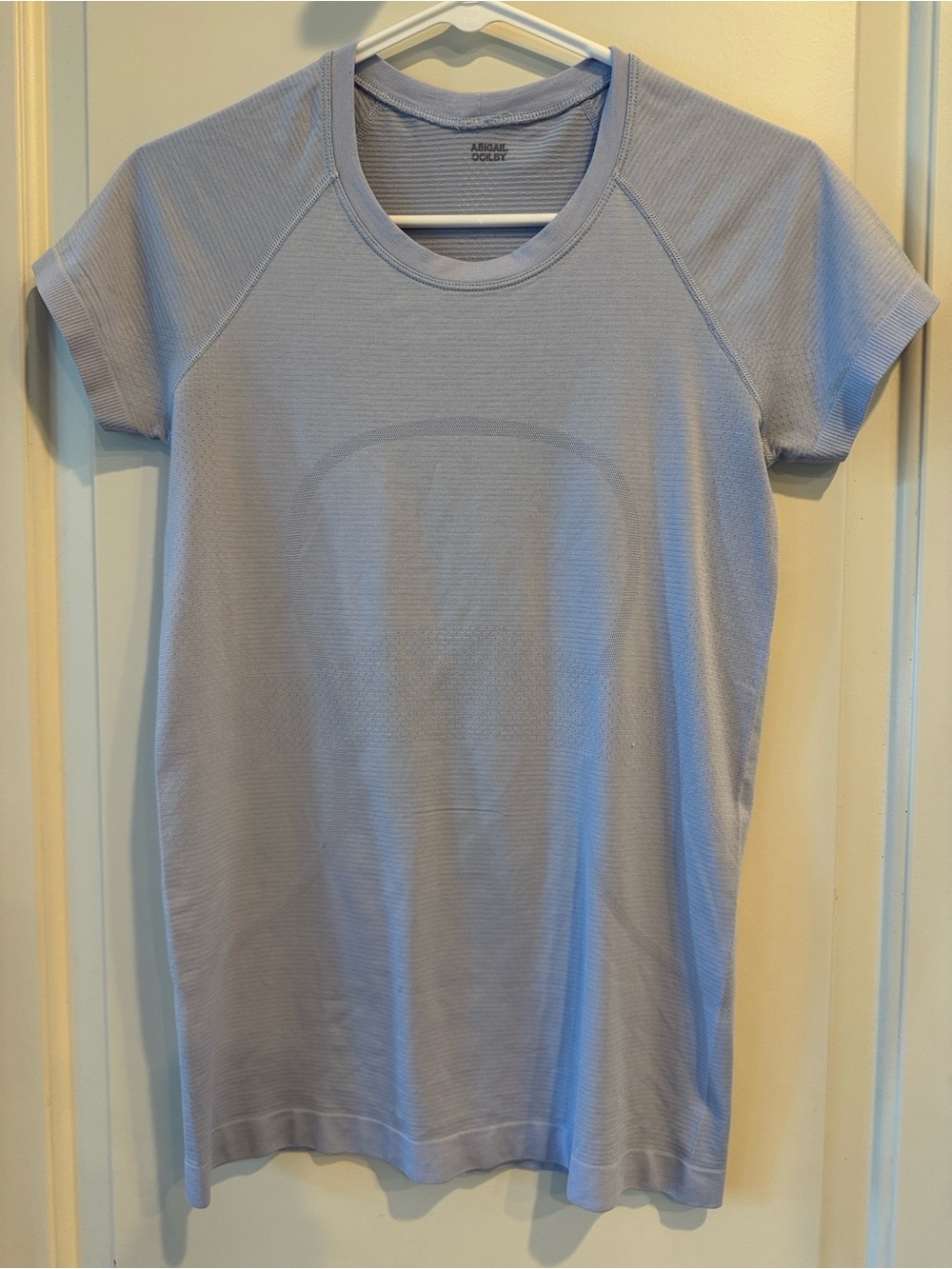 Lululemon swiftly tech top Women's lilac Short Sleeve Top size 6